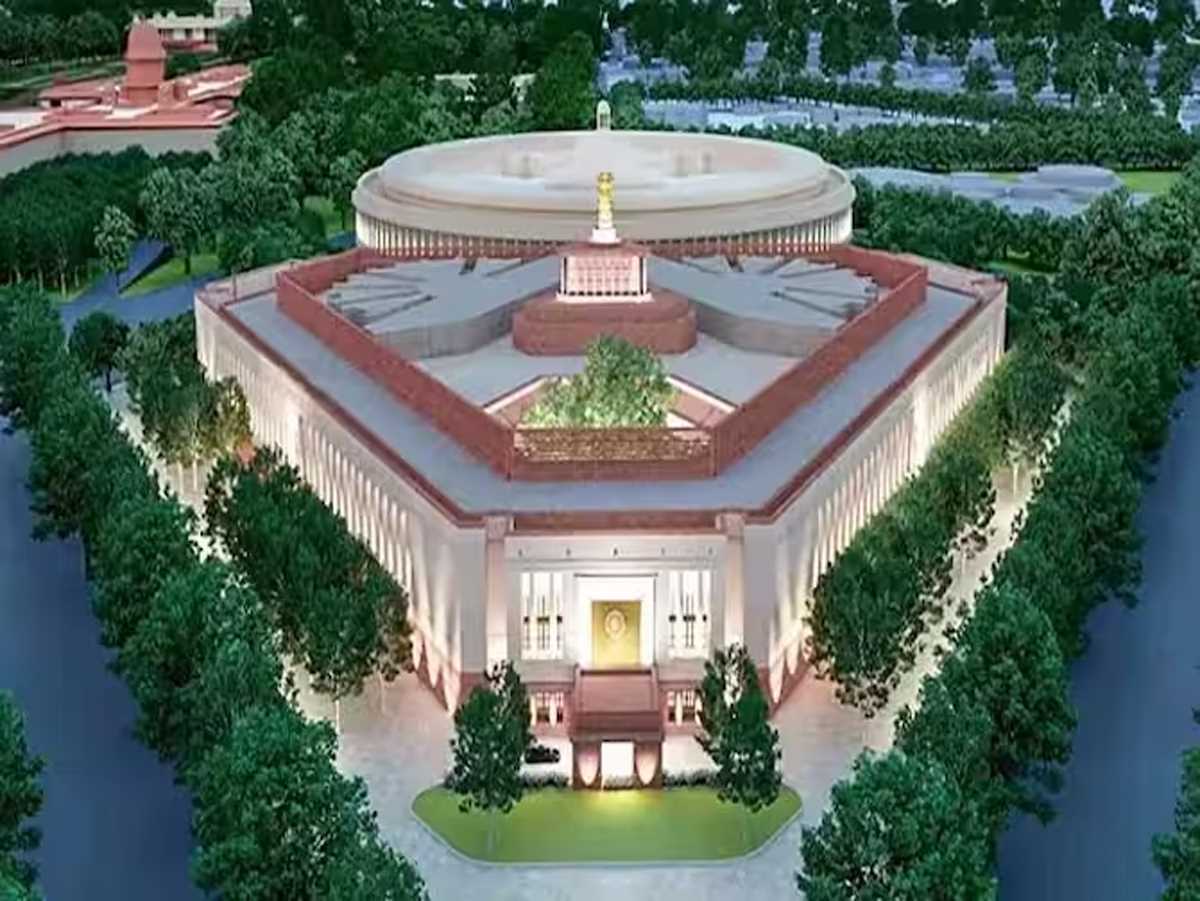 चार कंधों पर लोकतंत्र